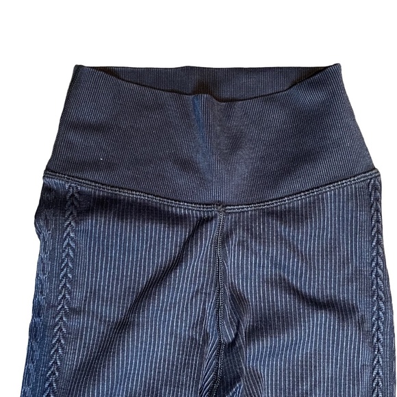 NEW OFFLINE BY AERIE Seamless Cable High Waisted Black 7/8 Length Legging XS - Picture 8 of 12